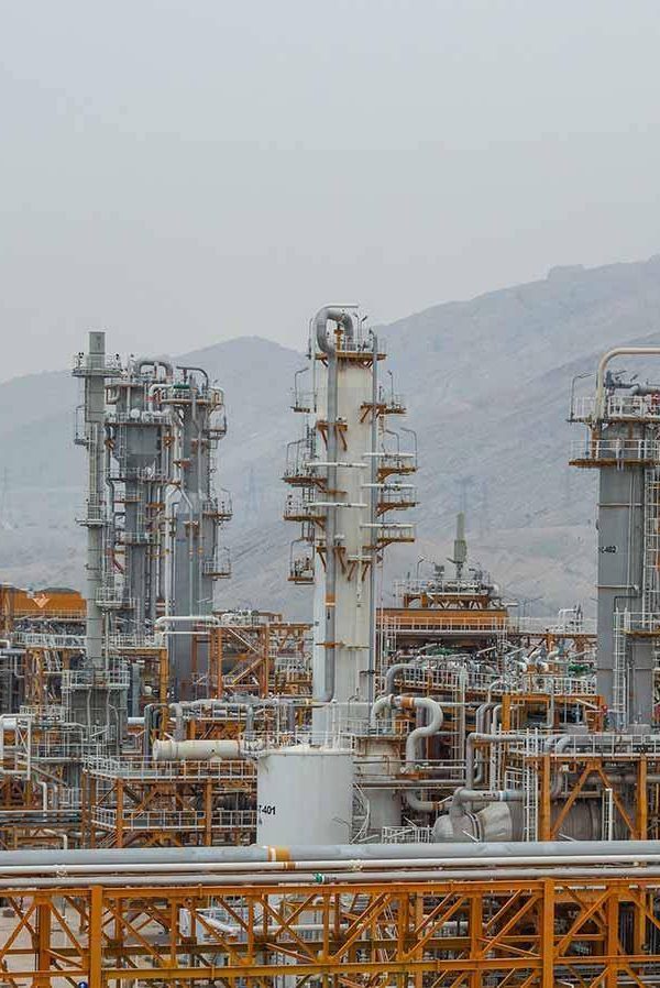Bd997883 2bff 462e a14f f14b0deb4db2 REFINERY 10 600x898